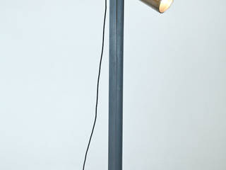 Lampa - Syfon stojący, NaNowo Industrial Design NaNowo Industrial Design Salas de estar industriais