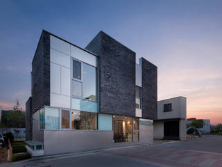 Sam Dae Heon, iSM Architects iSM Architects Casas de estilo moderno