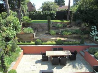 Contemporary Sloping Garden Design, Gerrards Cross Linsey Evans Garden Design Jardines modernos