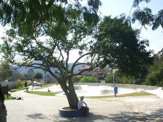 Praça Vila Nogueira, ODVO Arquitetura e Urbanismo ODVO Arquitetura e Urbanismo 모던스타일 정원