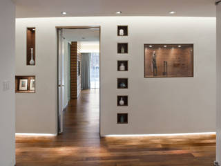 E 53rd St Apartment, NYC, Eisner Design Eisner Design Modern Corridor, Hallway and Staircase