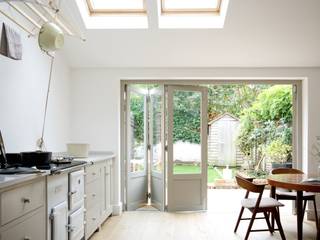 The Kew Shaker Kitchen by deVOL deVOL Kitchens 스칸디나비아 주방