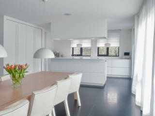 Moderne witte keuken, Keukenleven Keukenleven ห้องครัว