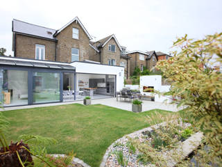 Residential conversion in Kew, PAD ARCHITECTS PAD ARCHITECTS Modern garden