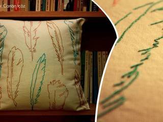 El nakışlı yastık - Makro serisi // Hand embroiedered pillow - Macro series, Cotton Hands Cotton Hands Ruang Keluarga Gaya Mediteran
