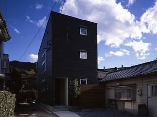 坂の南の家, 有限会社アルキプラス建築事務所 有限会社アルキプラス建築事務所 Modern houses