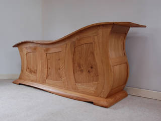 Wobbly sideboard, Dylan Pym designer and maker Dylan Pym designer and maker Столовая комната в эклектичном стиле