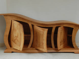 Wobbly sideboard, Dylan Pym designer and maker Dylan Pym designer and maker Столовая комната в эклектичном стиле