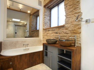 Cosy bathroom Hart Design and Construction Country style bathroom