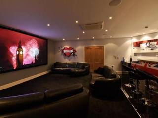 Project 10 Woldingham, Flairlight Designs Ltd Flairlight Designs Ltd Multimedia roomElectronic accessories