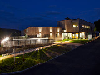 Centre départemental de l'enfance , Matthieu Belcour Architecte EURL Matthieu Belcour Architecte EURL Espaces commerciaux