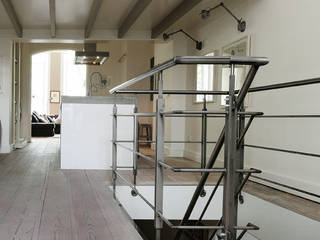 Renovatie souterrain en bel-etage aan de gracht, Kodde Architecten bna Kodde Architecten bna Modern style kitchen