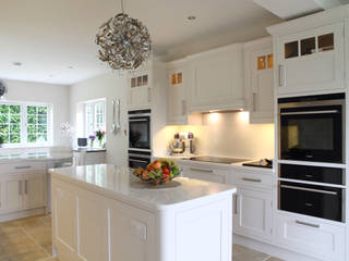 Spacious kitchen , John Ladbury and Company John Ladbury and Company Кухня в стиле модерн