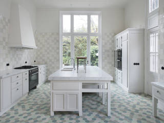 Renovatie herenhuis te Den Haag, Kodde Architecten bna Kodde Architecten bna Classic style kitchen