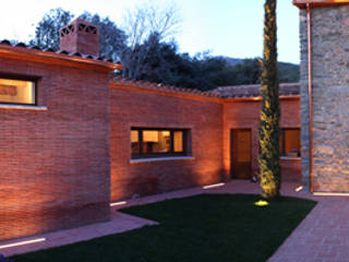 Masia, ruiz carrion espais ruiz carrion espais Country style houses