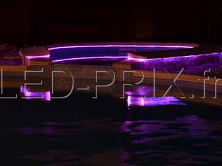 Illuminer les contours de votre piscine avec de la fibre optique néon, LED-PRIX.fr LED-PRIX.fr 모던스타일 수영장