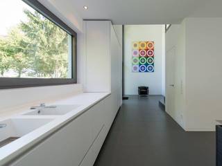 Haus C, K6architekten K6architekten Minimalistische Küchen