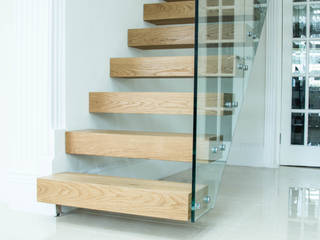 Floating Staircase with Chunky Oak Treads, Railing London Ltd Railing London Ltd Tangga