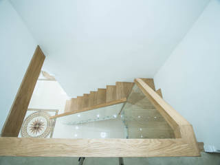 Floating Staircase with Chunky Oak Treads, Railing London Ltd Railing London Ltd Tangga