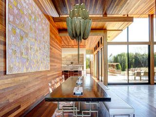 Sam's Creek homify Modern dining room