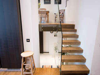 Floating Stairway what connects three Floors, Railing London Ltd Railing London Ltd Stairs