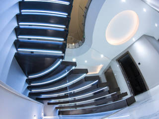 Exclusive Cantilever Floating staircase with LED Lights, Railing London Ltd Railing London Ltd Trap