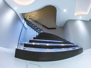 Exclusive Cantilever Floating staircase with LED Lights, Railing London Ltd Railing London Ltd 樓梯