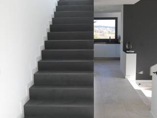 Vivienda en Siero 2, Eva Fonseca estudio de arquitectura Eva Fonseca estudio de arquitectura Minimalist corridor, hallway & stairs