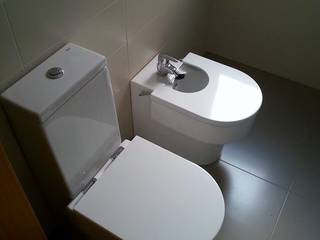 REFORMA DE BAÑOS, MIMESIS INTERIORISMO MIMESIS INTERIORISMO Baños de estilo minimalista