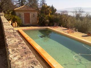piscine dans le Luberon, ESPRIT SUD ESPRIT SUD Piscina in stile mediterraneo