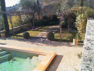 piscine dans le Luberon, ESPRIT SUD ESPRIT SUD Piscina in stile mediterraneo