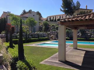 piscine & jardin partagés, ESPRIT SUD ESPRIT SUD Piscina in stile mediterraneo