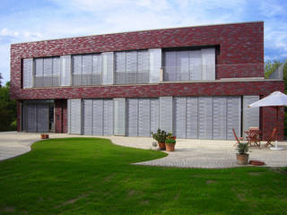 wohnhaus mit torhaus, soltau, Peter Olbert Architekt Peter Olbert Architekt Modern houses