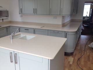 Worktops, Marbles Ltd Marbles Ltd クラシックデザインの キッチン