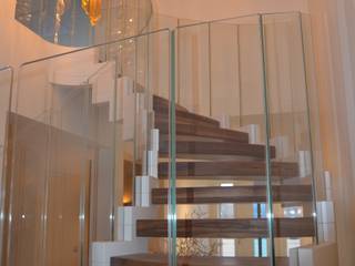Innovativ und exklusiv, Bogentreppe mit breitem Eintritt, Siller Treppen/Stairs/Scale Siller Treppen/Stairs/Scale درج خشب Wood effect