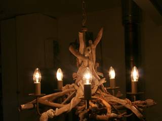 Driftwood Chandeliers, Julia's Driftwood Julia's Driftwood 러스틱스타일 주택