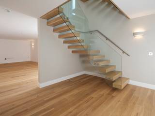 Free Standing Balustrade, Sarum Glass Ltd Sarum Glass Ltd Minimalist corridor, hallway & stairs