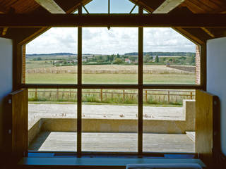 The Long Barn, Tye Architects Tye Architects Wohnzimmer im Landhausstil