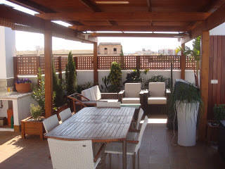 Adecuación de ático, SAUCO DESIGN S.L. SAUCO DESIGN S.L. Mediterranean style balcony, veranda & terrace