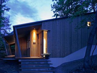 雁木のある家, YASUO TERUI Architects Inc. YASUO TERUI Architects Inc. Ausgefallene Häuser