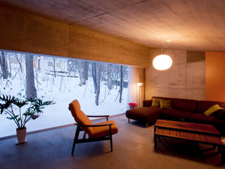 雁木のある家, YASUO TERUI Architects Inc. YASUO TERUI Architects Inc. Eclectic style living room
