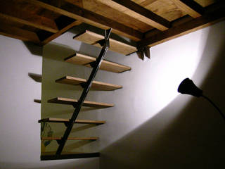 Appartamento in Borgo San Lorenzo, Dittongo architetti Dittongo architetti Couloir, entrée, escaliers modernes