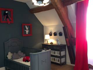 Chambre Enfant, At Ome At Ome Habitaciones para niños de estilo clásico