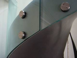 Frameless Glass Balustrades in contemporary installations, Ion Glass Ion Glass الممر والمدخل