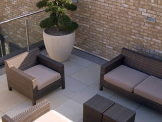 Minimalist Roof Terrace, Paul Dracott Garden Design Paul Dracott Garden Design ミニマルデザインの テラス