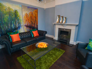 A Masculine Living Room with Vivid Accents, Cathy Phillips & Co Cathy Phillips & Co غرفة المعيشة