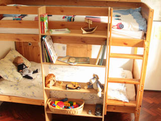 Bunk Bed Hanging Shelf, Finoak LTD Finoak LTD Stanza dei bambini moderna