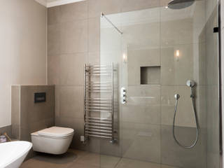 Wet Room Affleck Property Services Baños de estilo moderno