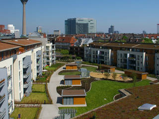 Solarsiedlung am Medienhafen in Düsseldorf, HGMB Architekten GmbH HGMB Architekten GmbH モダンな庭