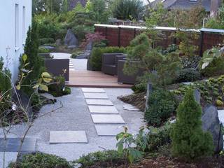 Moderne trifft Tradition, Kokeniwa Japanische Gartengestaltung Kokeniwa Japanische Gartengestaltung Asiatischer Garten